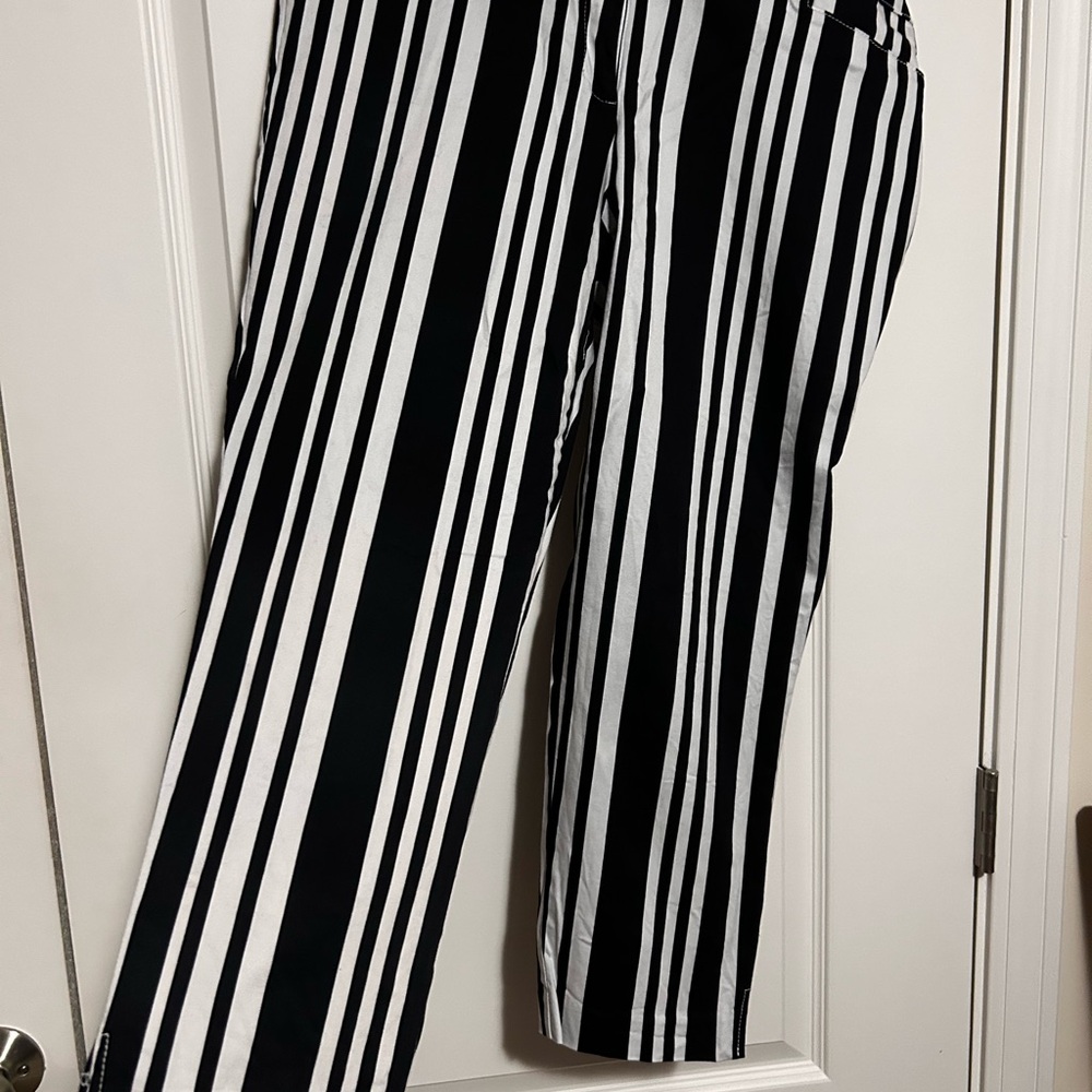 Black and White Striped Capri